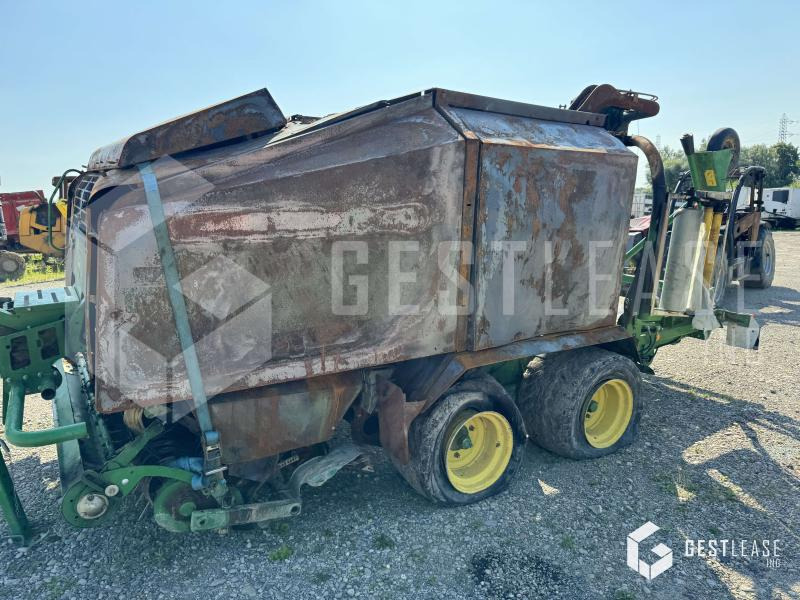 John Deere 744 - Presă baloţi rotunzi: Foto 4 John Deere 744 - Presă baloţi rotunzi: Foto 4