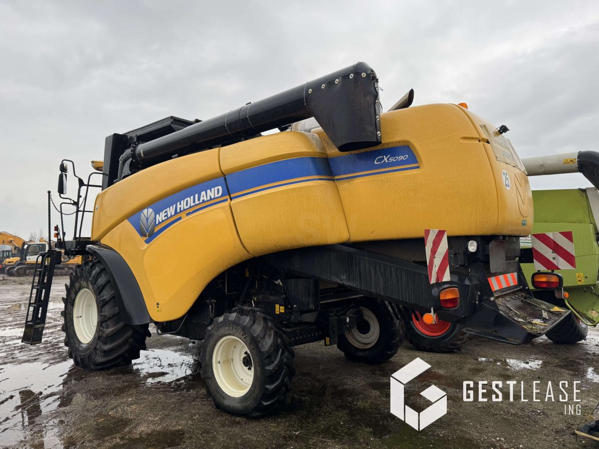 New Holland CX5090 - Combină de recoltat cereale: Foto 2 New Holland CX5090 - Combină de recoltat cereale: Foto 2