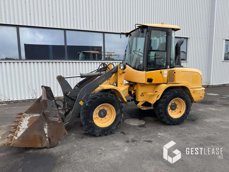 Volvo L30G - Încărcător frontal pe pneuri: Foto 1 Volvo L30G - Încărcător frontal pe pneuri: Foto 1