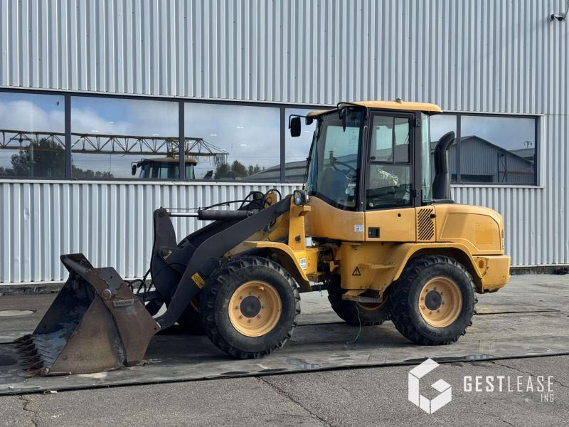 Volvo L30G - Încărcător frontal pe pneuri: Foto 1 Volvo L30G - Încărcător frontal pe pneuri: Foto 1