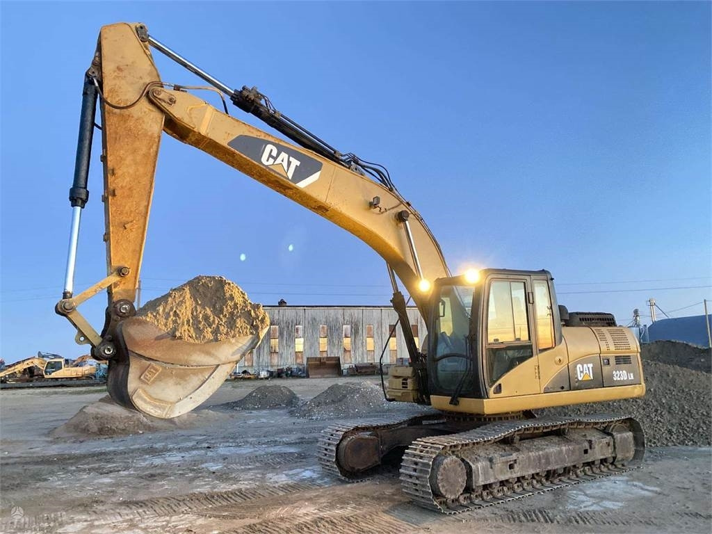 CAT 323 DLN - Excavator pe şenile: Foto 1 CAT 323 DLN - Excavator pe şenile: Foto 1