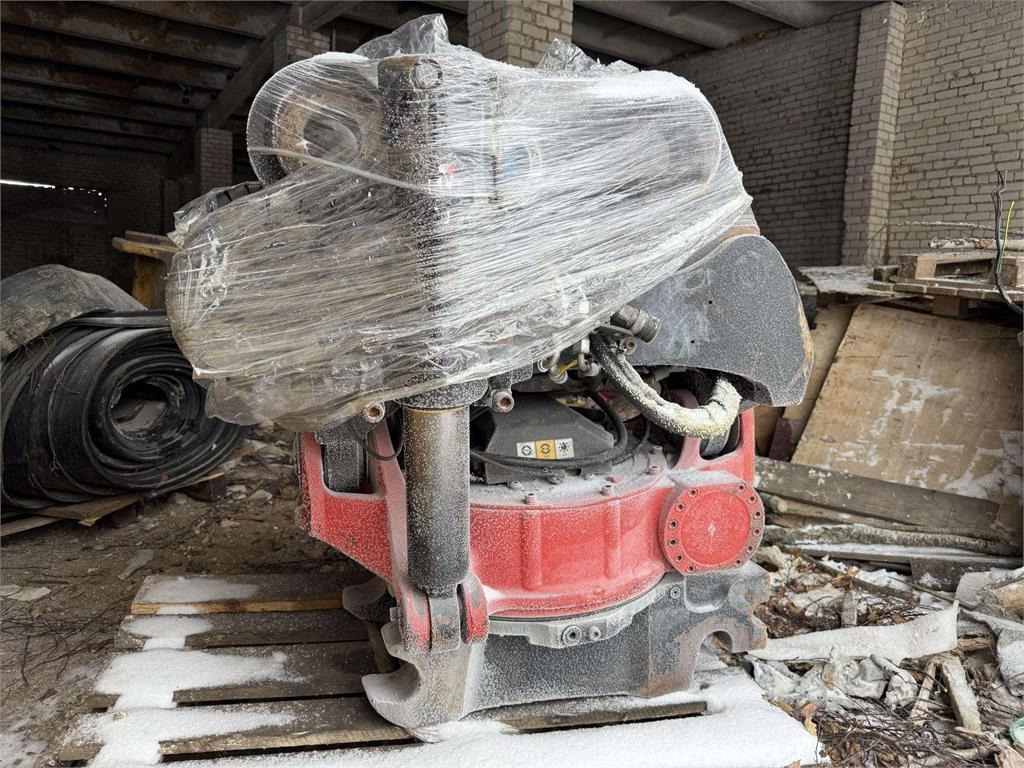 CAT 323 ROTOTILT R8 - Excavator pe şenile: Foto 2 CAT 323 ROTOTILT R8 - Excavator pe şenile: Foto 2