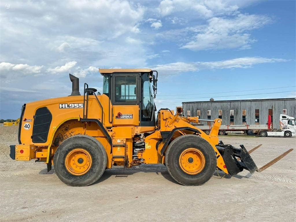 Hyundai HL 955 - Încărcător frontal pe pneuri: Foto 2 Hyundai HL 955 - Încărcător frontal pe pneuri: Foto 2
