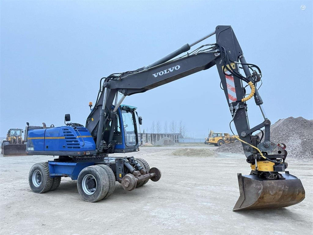 Excavator pe roţi Volvo EW 180 BV ENGCON + RAILWAY: Foto 6