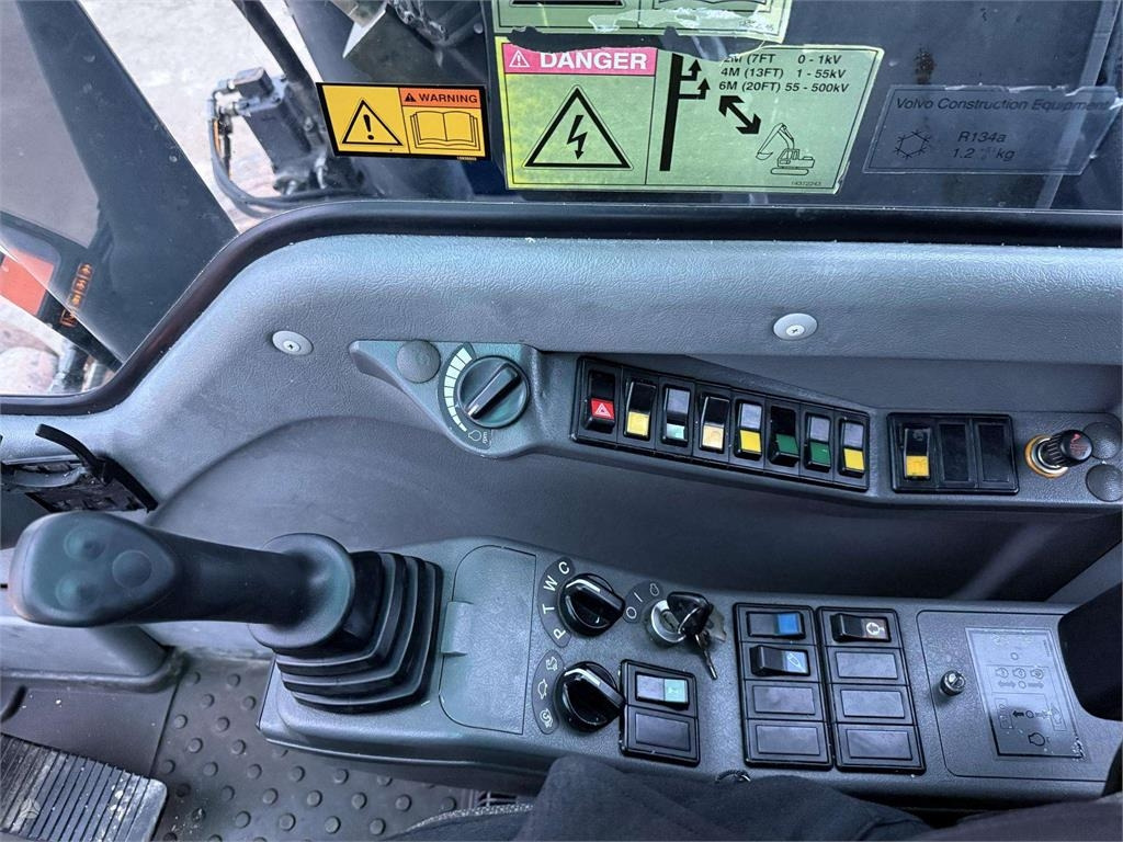 Excavator pe roţi Volvo EW 180 BV ENGCON + RAILWAY: Foto 22