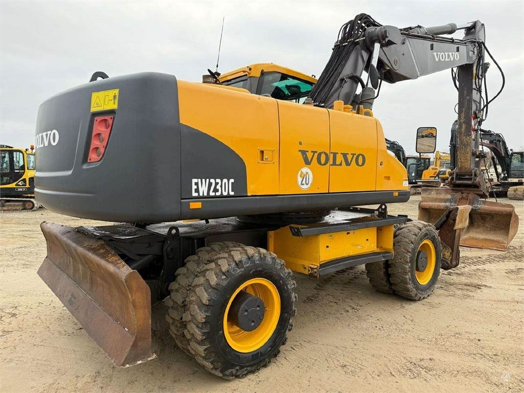 Volvo EW 230 C, 25 ton - Excavator pe roţi: Foto 5 Volvo EW 230 C, 25 ton - Excavator pe roţi: Foto 5