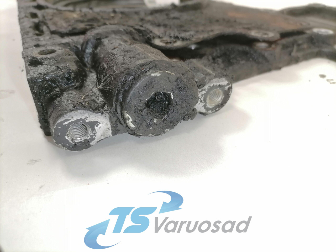 DAF Engine front cover 1678699 - Motor şi piese pentru Camion: Foto 4 DAF Engine front cover 1678699 - Motor şi piese pentru Camion: Foto 4