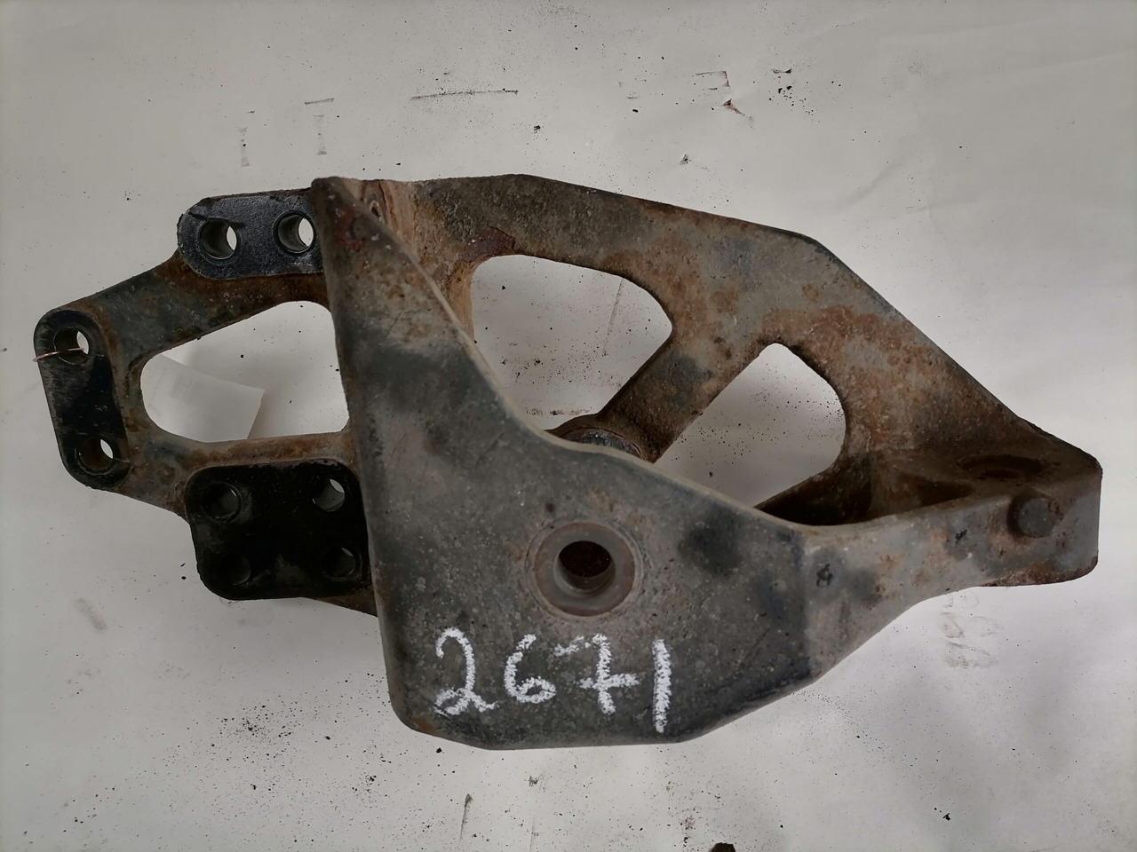 DAF Leaf spring bracket 1606971 - Suspensie pentru Camion: Foto 1 DAF Leaf spring bracket 1606971 - Suspensie pentru Camion: Foto 1