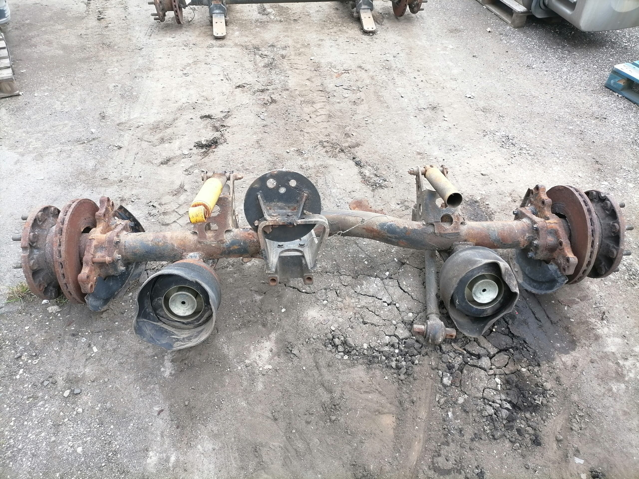 MAN Axel housing 12345 - Punte şi piese pentru Camion: Foto 2 MAN Axel housing 12345 - Punte şi piese pentru Camion: Foto 2