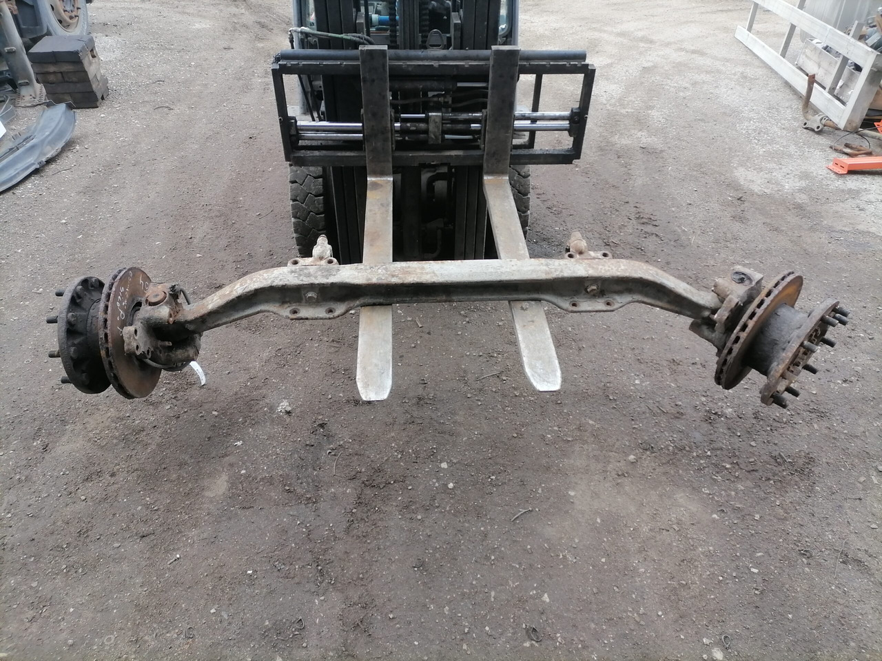 MAN Axel housing 81441013143 - Axă față pentru Camion: Foto 1 MAN Axel housing 81441013143 - Axă față pentru Camion: Foto 1