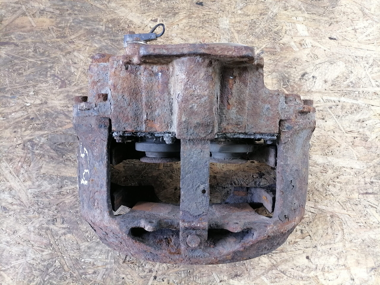 MAN Brake caliper 68324244 - Piese frână pentru Camion: Foto 2 MAN Brake caliper 68324244 - Piese frână pentru Camion: Foto 2