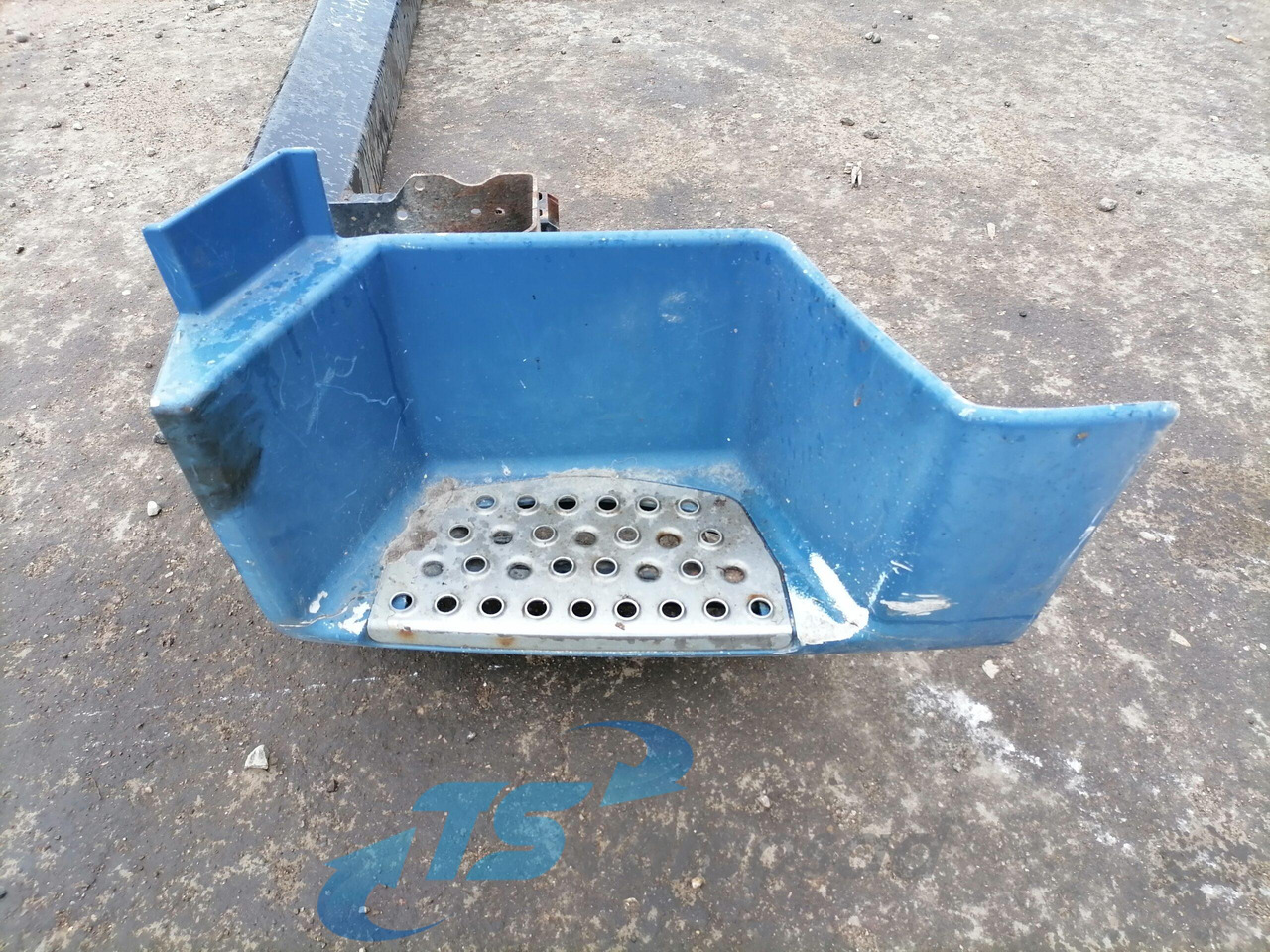 MAN Bumper 81416505009 - Bară de protecție pentru Camion: Foto 5 MAN Bumper 81416505009 - Bară de protecție pentru Camion: Foto 5