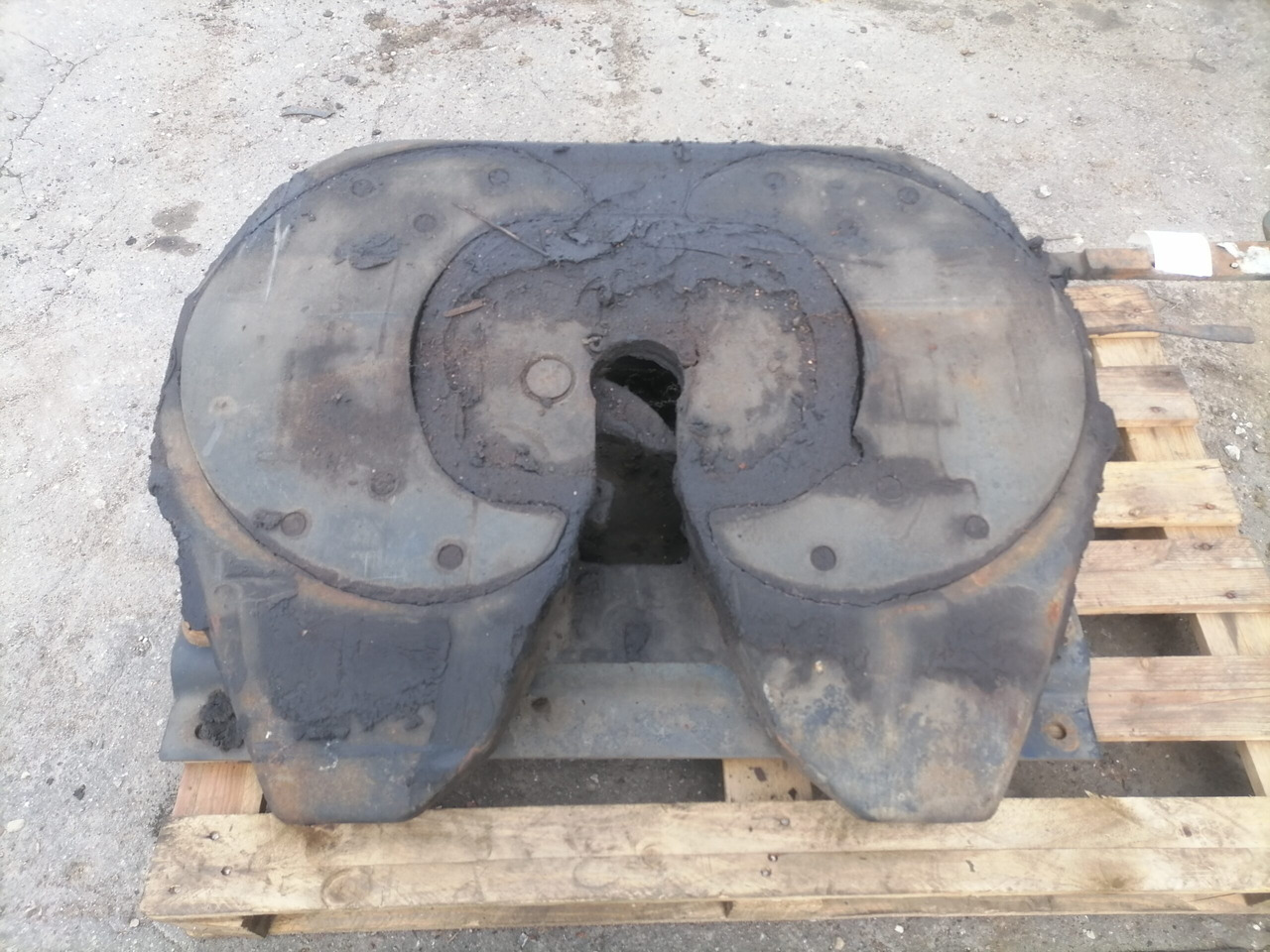 MAN Fifht wheel 662131013 - Şa cuplare pentru Camion: Foto 3 MAN Fifht wheel 662131013 - Şa cuplare pentru Camion: Foto 3