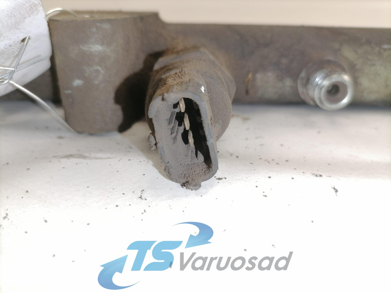 MAN Fuel collector 51103116058 - Sistem de alimentare combustibil pentru Camion: Foto 4 MAN Fuel collector 51103116058 - Sistem de alimentare combustibil pentru Camion: Foto 4