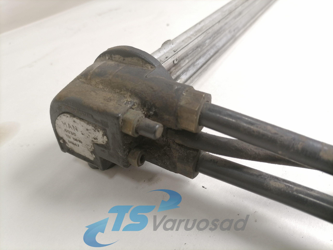 MAN Fuel pick up 6030 - Sistem de alimentare combustibil pentru Camion: Foto 3 MAN Fuel pick up 6030 - Sistem de alimentare combustibil pentru Camion: Foto 3