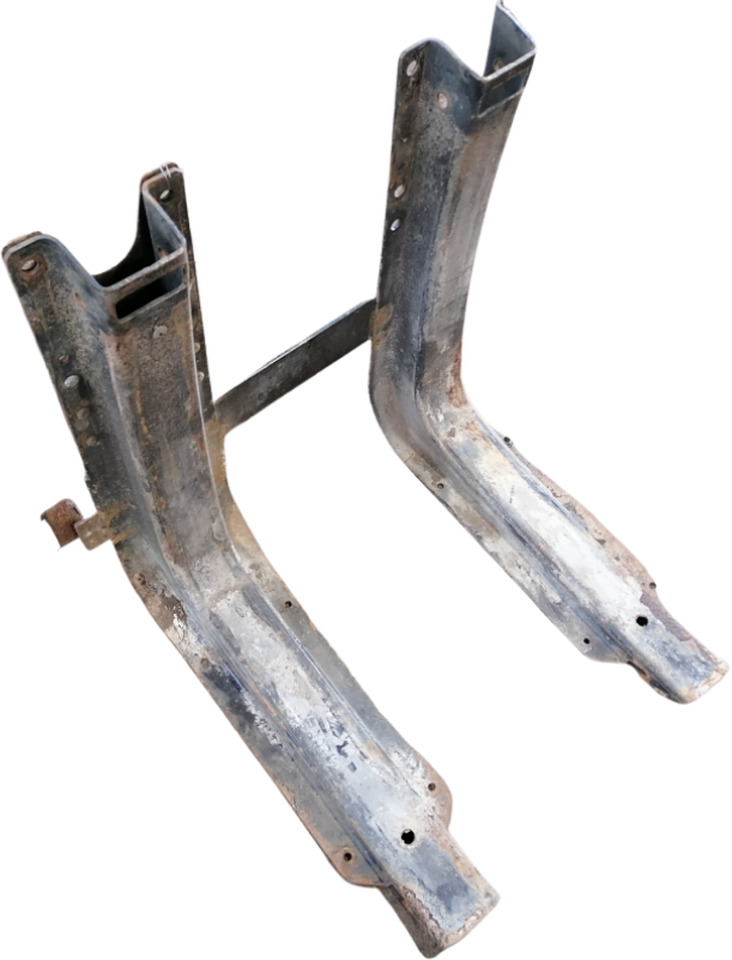 MAN Fuel tank bracket 81418015492 - Rezervor combustibil pentru Camion: Foto 1 MAN Fuel tank bracket 81418015492 - Rezervor combustibil pentru Camion: Foto 1