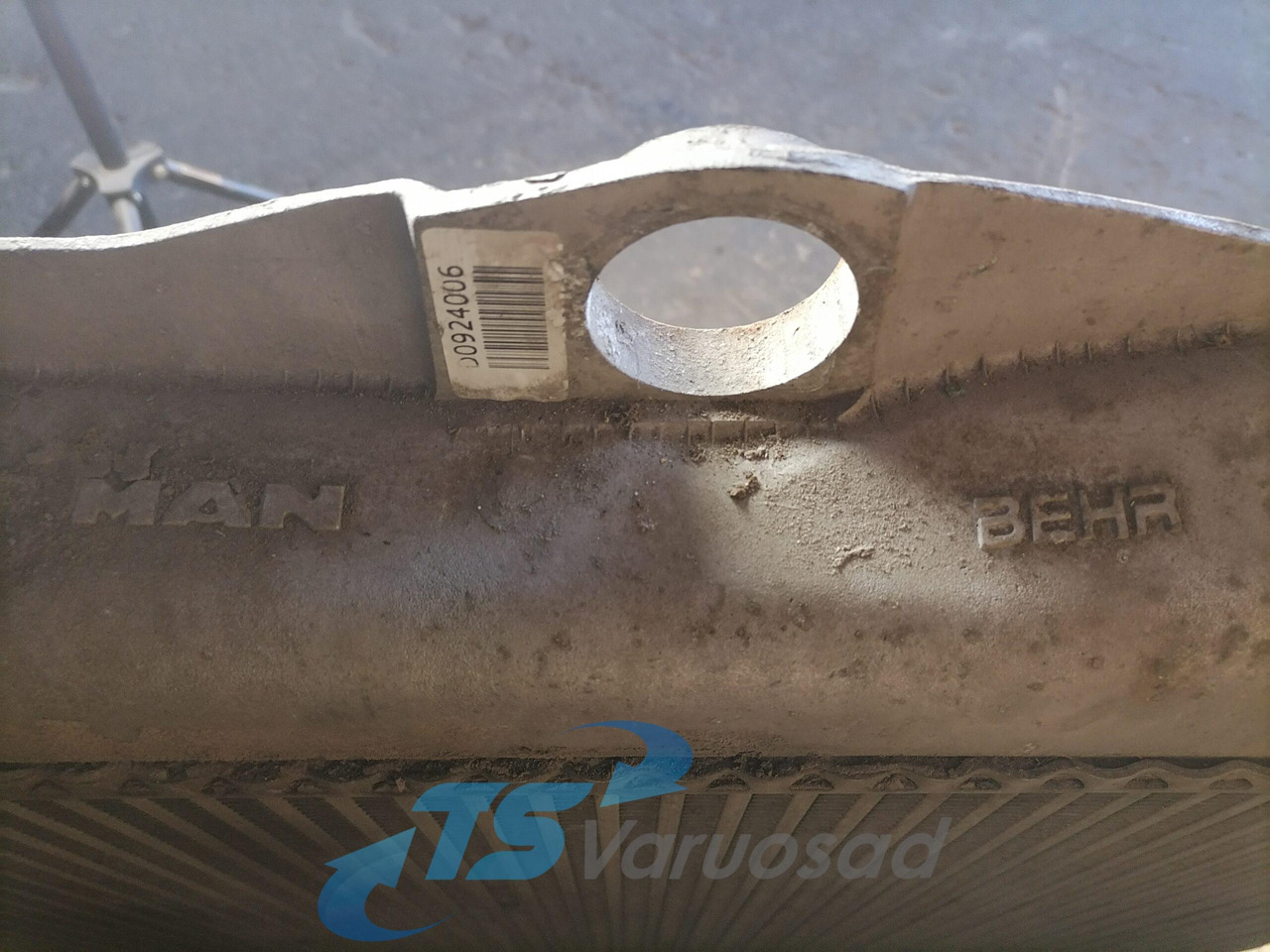 MAN Intercooler radiator 81061300205 - Intercooler pentru Camion: Foto 3 MAN Intercooler radiator 81061300205 - Intercooler pentru Camion: Foto 3