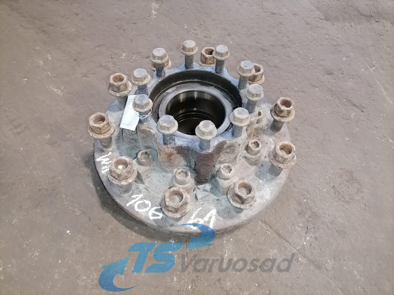 MAN Rear axel hub 81357010155 - Butuc pentru Camion: Foto 1 MAN Rear axel hub 81357010155 - Butuc pentru Camion: Foto 1