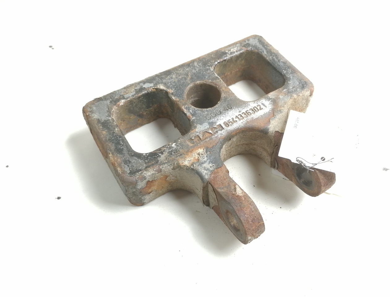 MAN Shock absorber mounting 85413363021 - Suspensie pentru Camion: Foto 1 MAN Shock absorber mounting 85413363021 - Suspensie pentru Camion: Foto 1