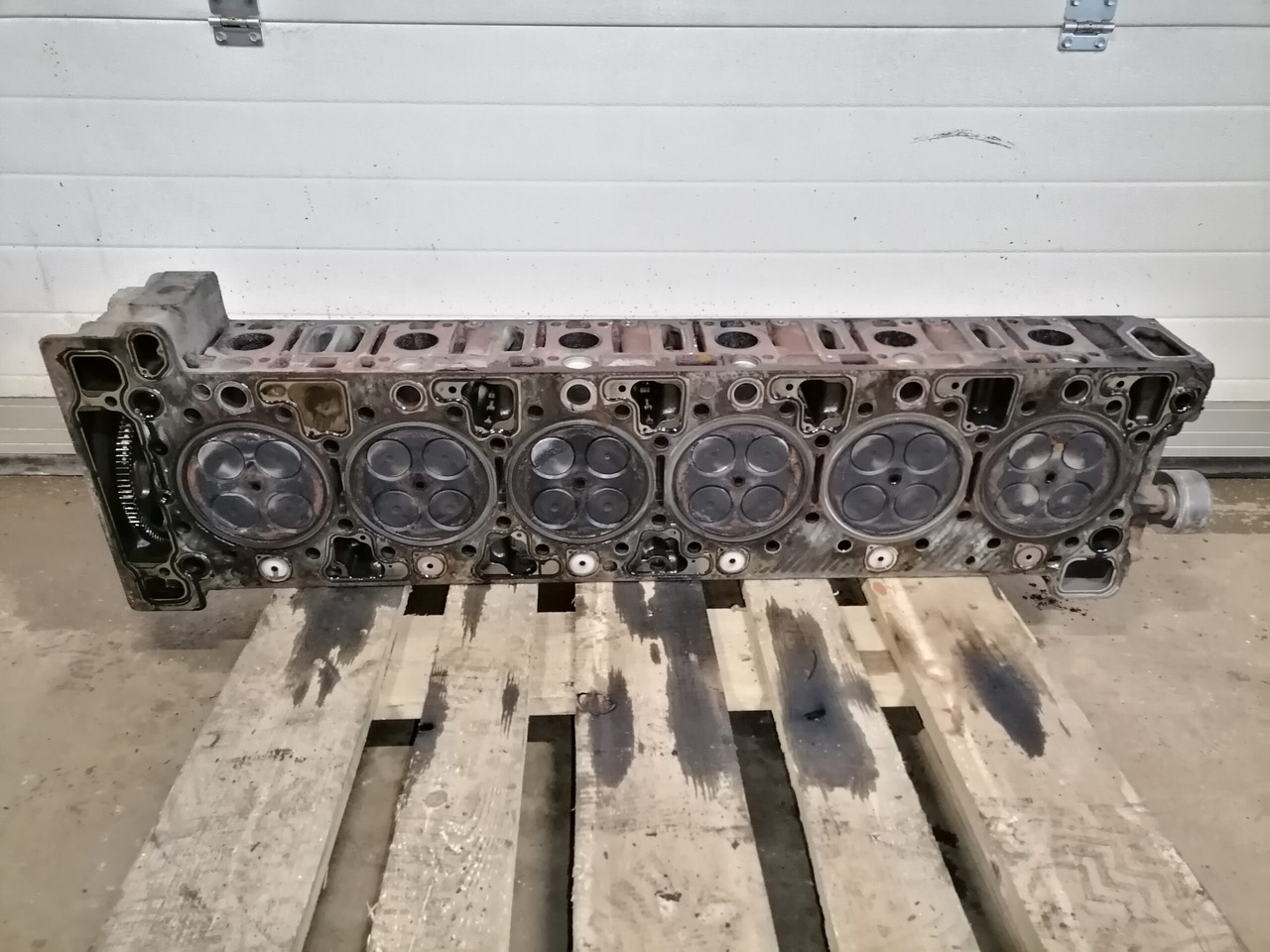 Mercedes-Benz Cylinder head A4710102720 - Chiulasă pentru Camion: Foto 2 Mercedes-Benz Cylinder head A4710102720 - Chiulasă pentru Camion: Foto 2