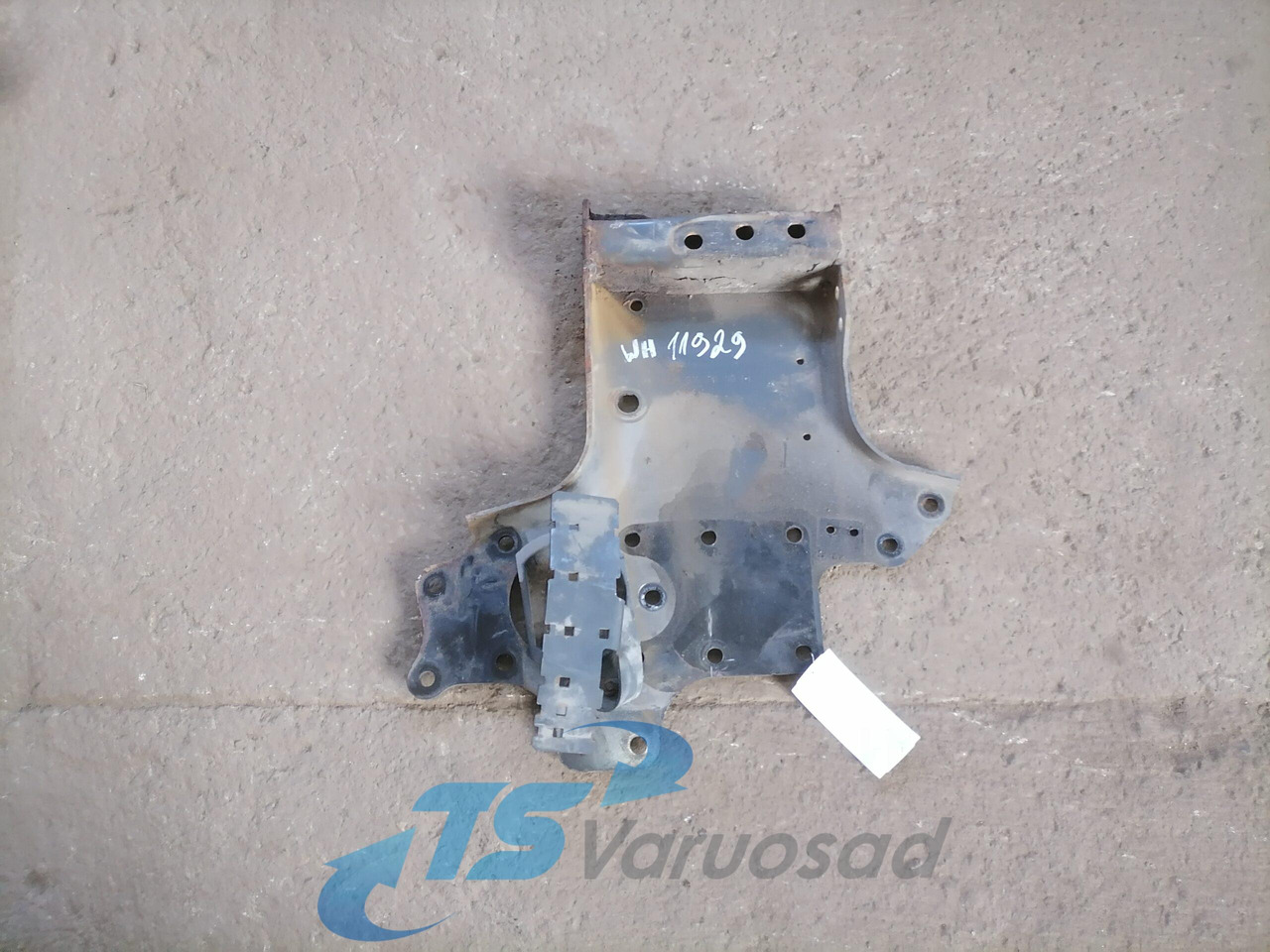 Mercedes-Benz Front bumper carrier A9303100090 - Bară de protecție pentru Camion: Foto 1 Mercedes-Benz Front bumper carrier A9303100090 - Bară de protecție pentru Camion: Foto 1