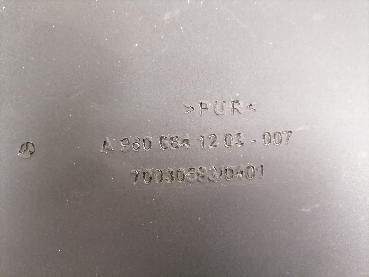 Mercedes-Benz Kummimatt A9606841203 - Piesa universala pentru Camion: Foto 2 Mercedes-Benz Kummimatt A9606841203 - Piesa universala pentru Camion: Foto 2