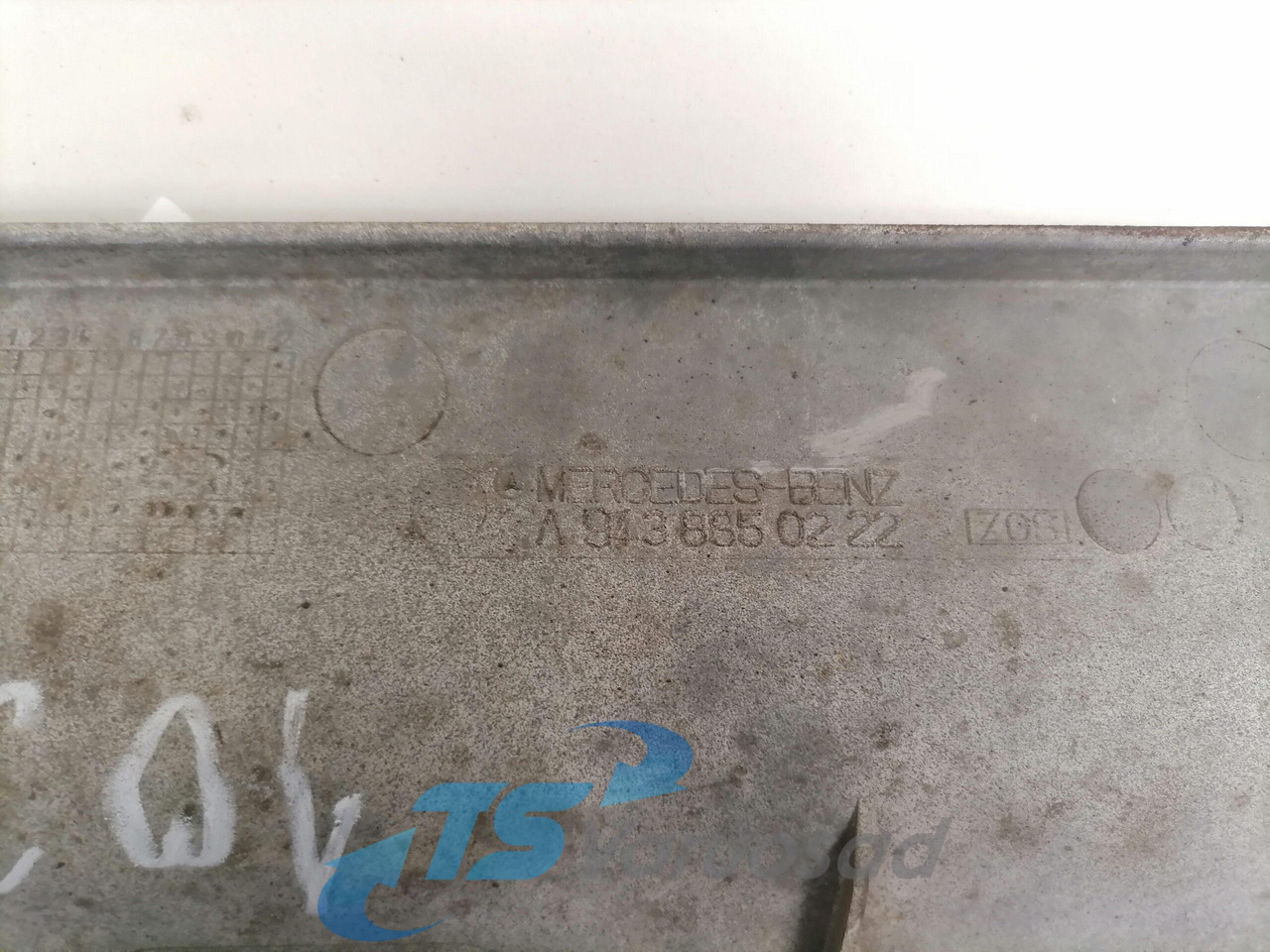 Mercedes-Benz Plastikdetail A9438850222 - Aerodinamică/ Spoiler pentru Camion: Foto 3 Mercedes-Benz Plastikdetail A9438850222 - Aerodinamică/ Spoiler pentru Camion: Foto 3