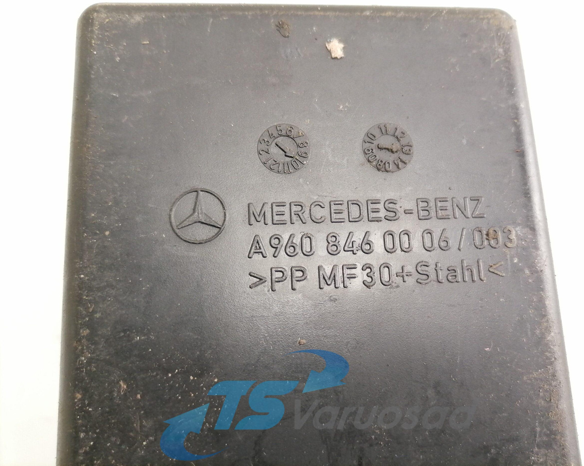 Mercedes-Benz Salongi plastik A9608460006 - Piesa universala pentru Camion: Foto 4 Mercedes-Benz Salongi plastik A9608460006 - Piesa universala pentru Camion: Foto 4