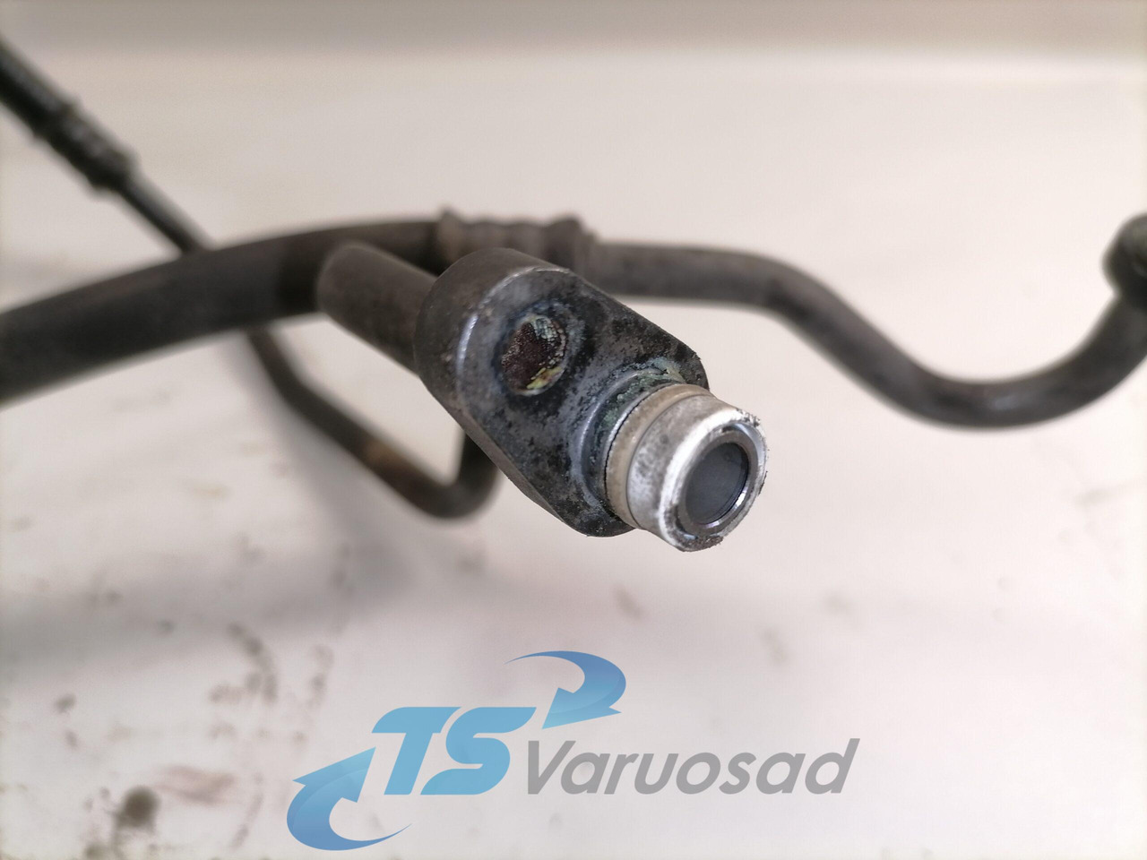 Scania A/C pipe 2028048 - Încălzire/ Ventilație pentru Camion: Foto 2 Scania A/C pipe 2028048 - Încălzire/ Ventilație pentru Camion: Foto 2