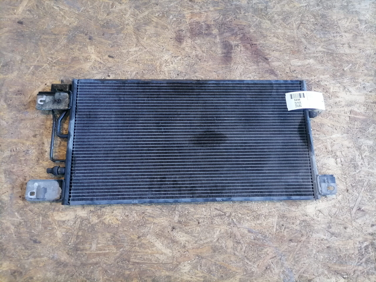 Scania A/C radiator 1790840 - Încălzire/ Ventilație pentru Camion: Foto 5 Scania A/C radiator 1790840 - Încălzire/ Ventilație pentru Camion: Foto 5