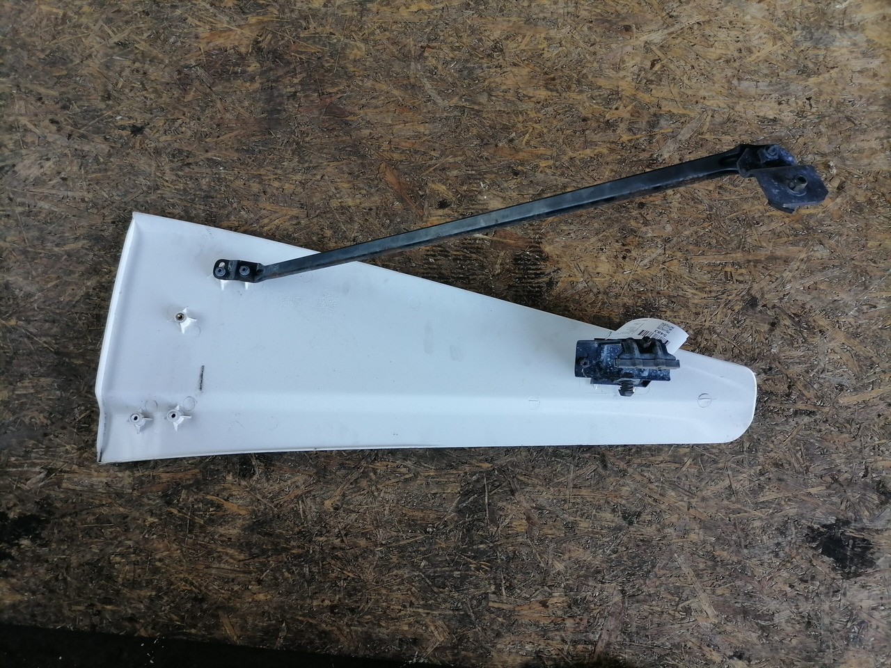 Scania Air deflector 1348513 - Aerodinamică/ Spoiler pentru Camion: Foto 3 Scania Air deflector 1348513 - Aerodinamică/ Spoiler pentru Camion: Foto 3