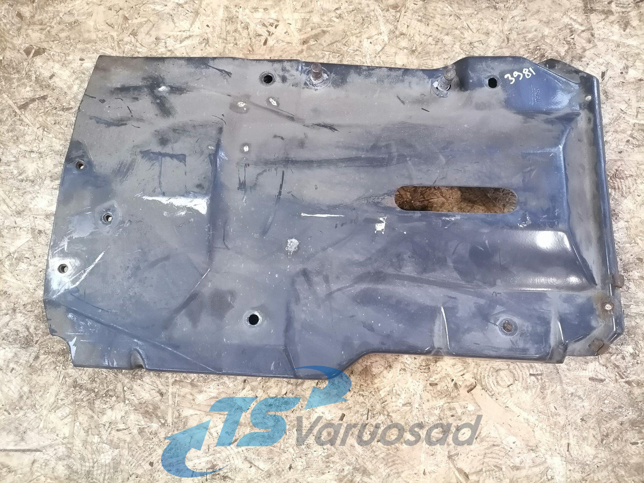 Scania Air filter housing carrier 1741549 - Sistem de admisie pentru Camion: Foto 2 Scania Air filter housing carrier 1741549 - Sistem de admisie pentru Camion: Foto 2