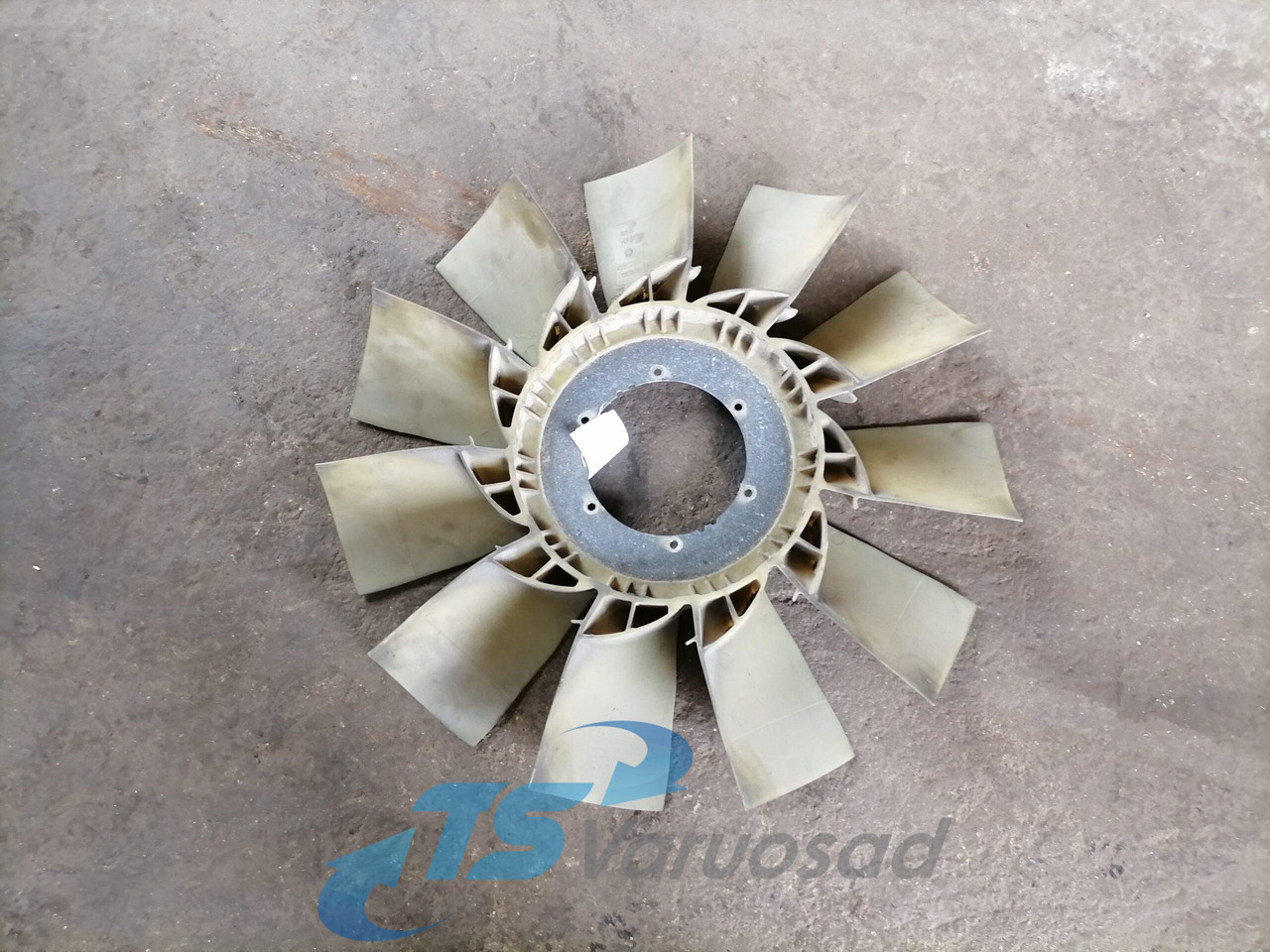 Scania Cooling fan 1757672 - Ventilator pentru Camion: Foto 2 Scania Cooling fan 1757672 - Ventilator pentru Camion: Foto 2