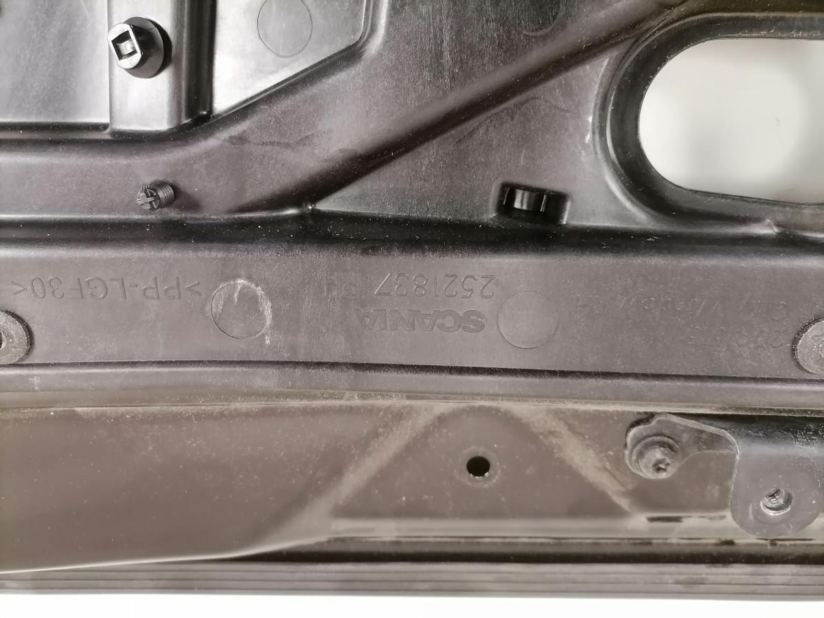 Scania Frame 2521837 - Uşă și piese pentru Camion: Foto 4 Scania Frame 2521837 - Uşă și piese pentru Camion: Foto 4