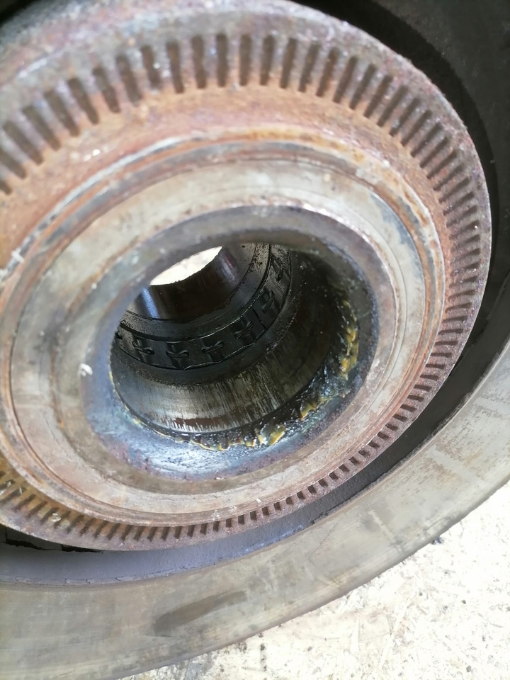 Scania Front hub 1724406 - Butuc pentru Camion: Foto 4 Scania Front hub 1724406 - Butuc pentru Camion: Foto 4