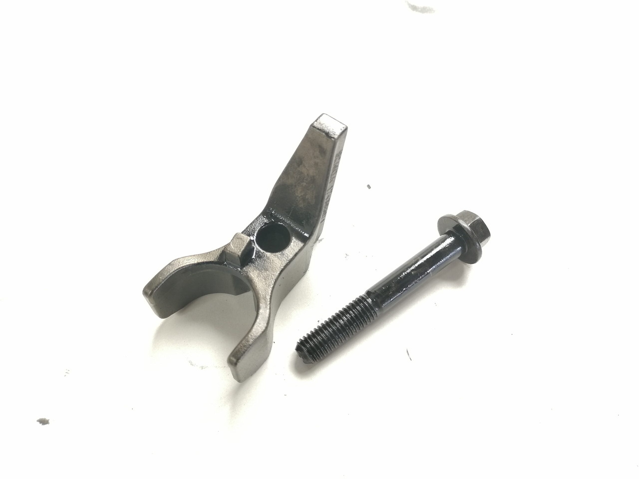 Scania Injector holder 1743969 - Pompă de combustibil pentru Camion: Foto 2 Scania Injector holder 1743969 - Pompă de combustibil pentru Camion: Foto 2