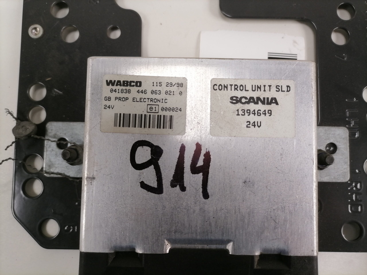 Scania Juhtplokk, kiirusepiiraja 1394649 - Calculator de bord pentru Camion: Foto 4 Scania Juhtplokk, kiirusepiiraja 1394649 - Calculator de bord pentru Camion: Foto 4