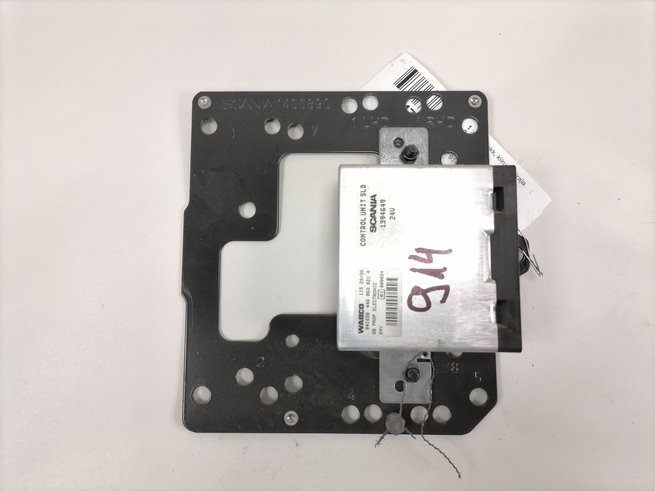 Scania Juhtplokk, kiirusepiiraja 1394649 - Calculator de bord pentru Camion: Foto 2 Scania Juhtplokk, kiirusepiiraja 1394649 - Calculator de bord pentru Camion: Foto 2