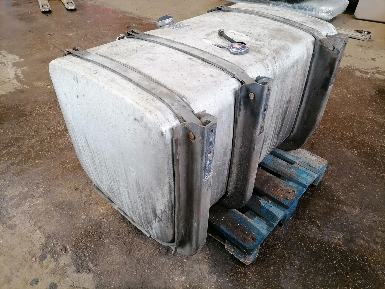 Scania Kütusepaak 500L 1517307 - Rezervor combustibil pentru Camion: Foto 2 Scania Kütusepaak 500L 1517307 - Rezervor combustibil pentru Camion: Foto 2