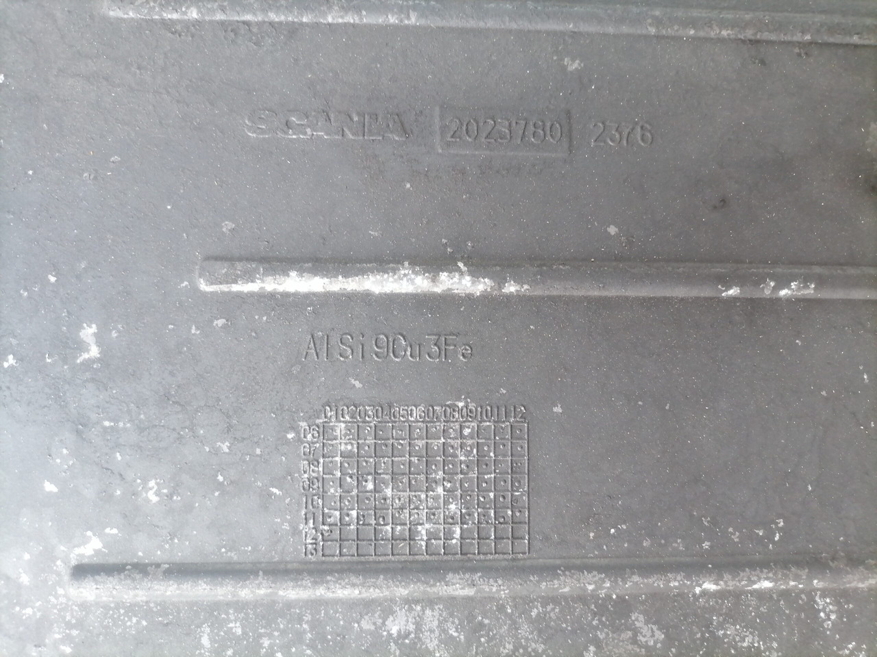 Scania Oil sump 2023780 - Baie de ulei pentru Camion: Foto 3 Scania Oil sump 2023780 - Baie de ulei pentru Camion: Foto 3