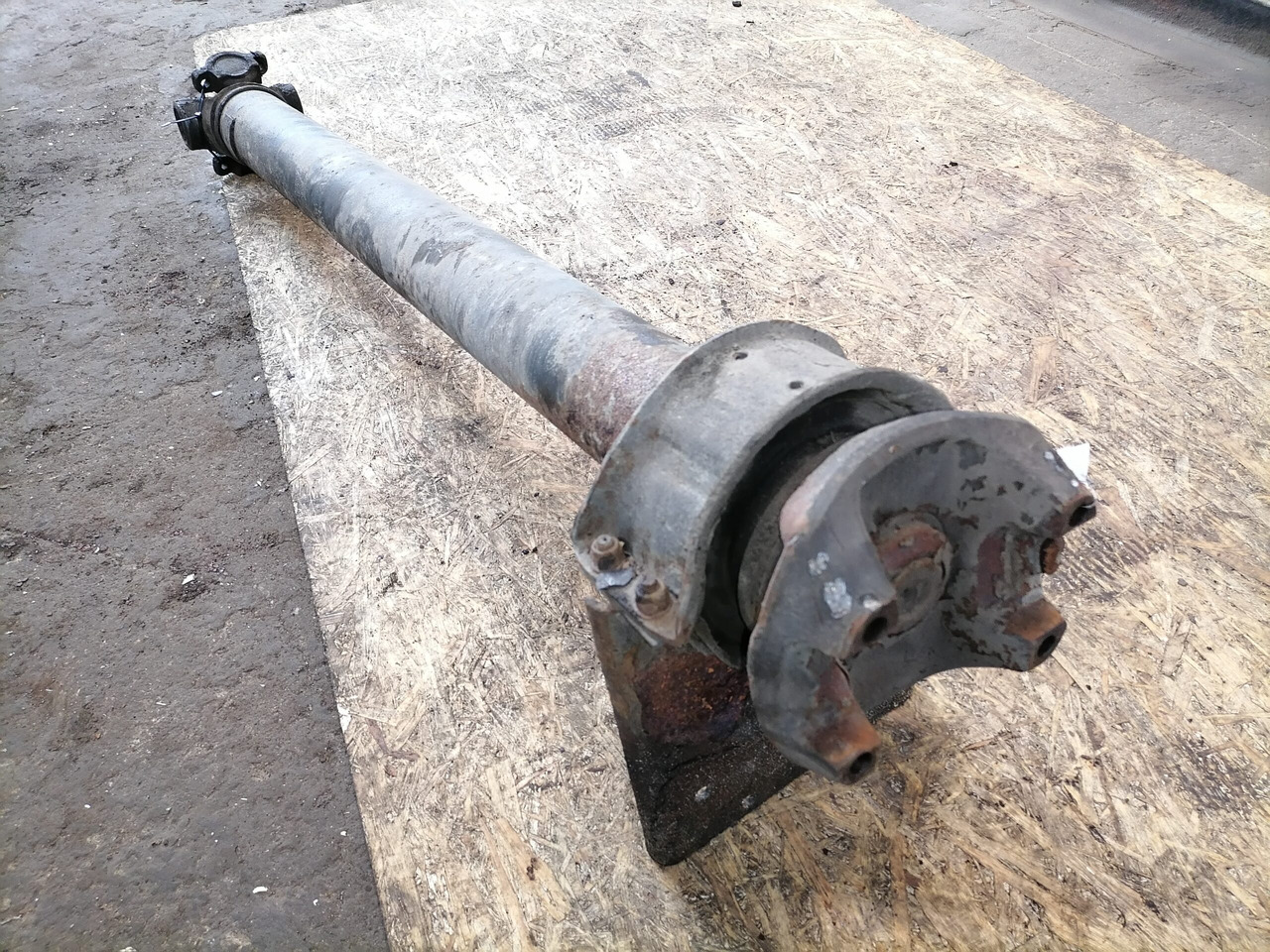 Scania Propeller shaft 1758402 - Arbore cardanic pentru Camion: Foto 2 Scania Propeller shaft 1758402 - Arbore cardanic pentru Camion: Foto 2