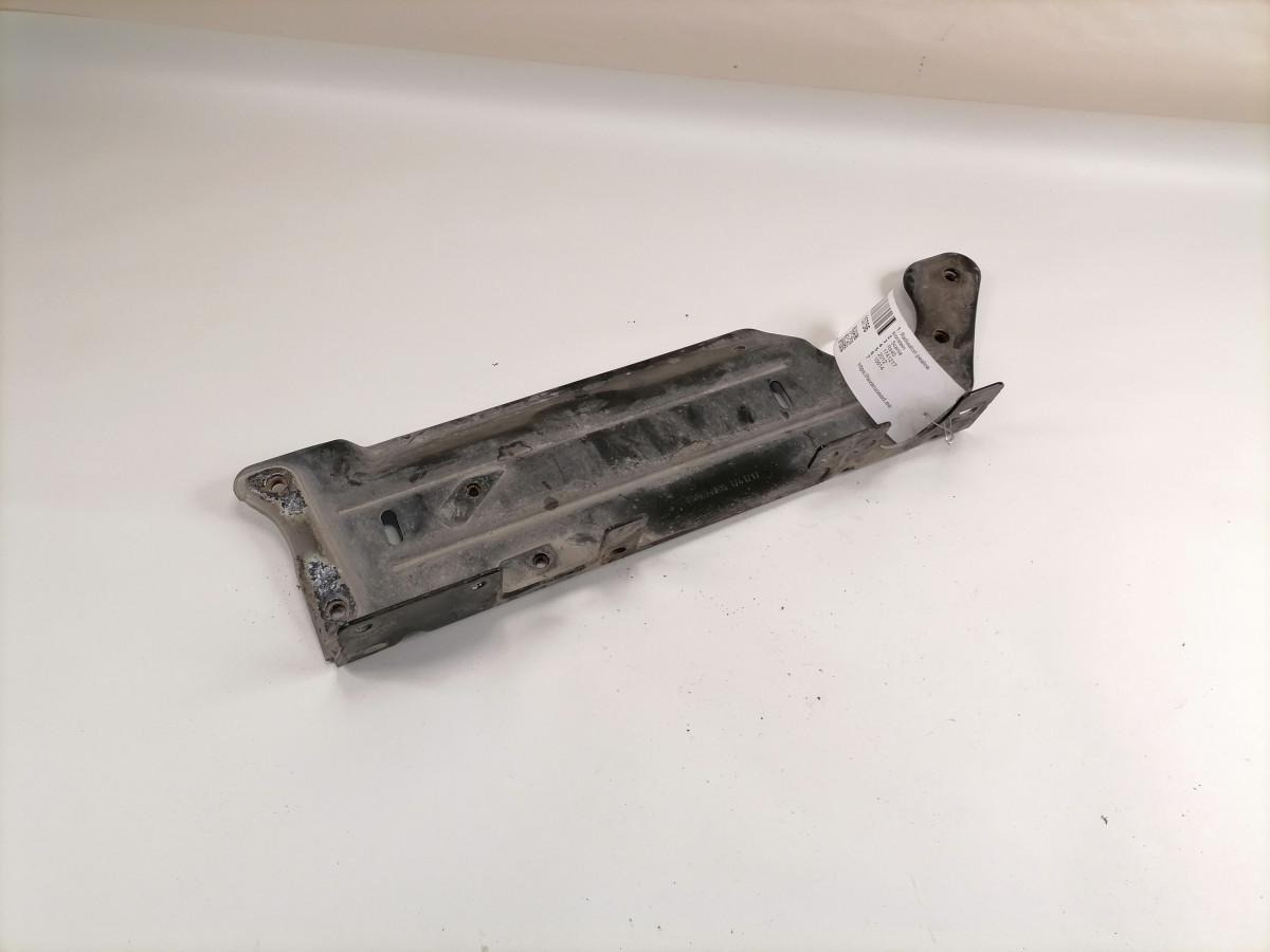 Scania Radiaatori pealne kronstein 1741217 - Piesa universala pentru Camion: Foto 2 Scania Radiaatori pealne kronstein 1741217 - Piesa universala pentru Camion: Foto 2