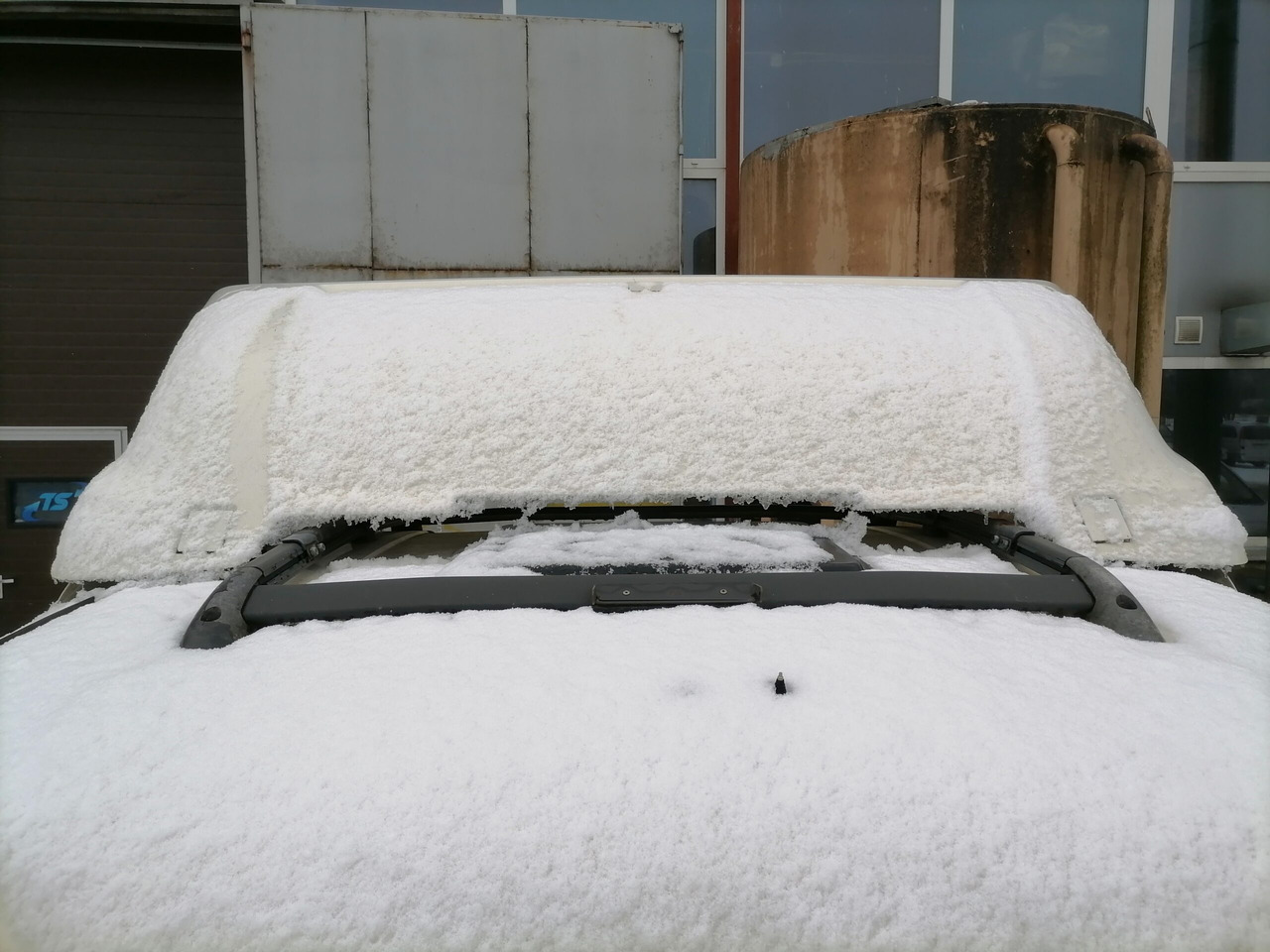 Scania Scania cab wind deflector, roof 1757973 - Aerodinamică/ Spoiler pentru Camion: Foto 2 Scania Scania cab wind deflector, roof 1757973 - Aerodinamică/ Spoiler pentru Camion: Foto 2