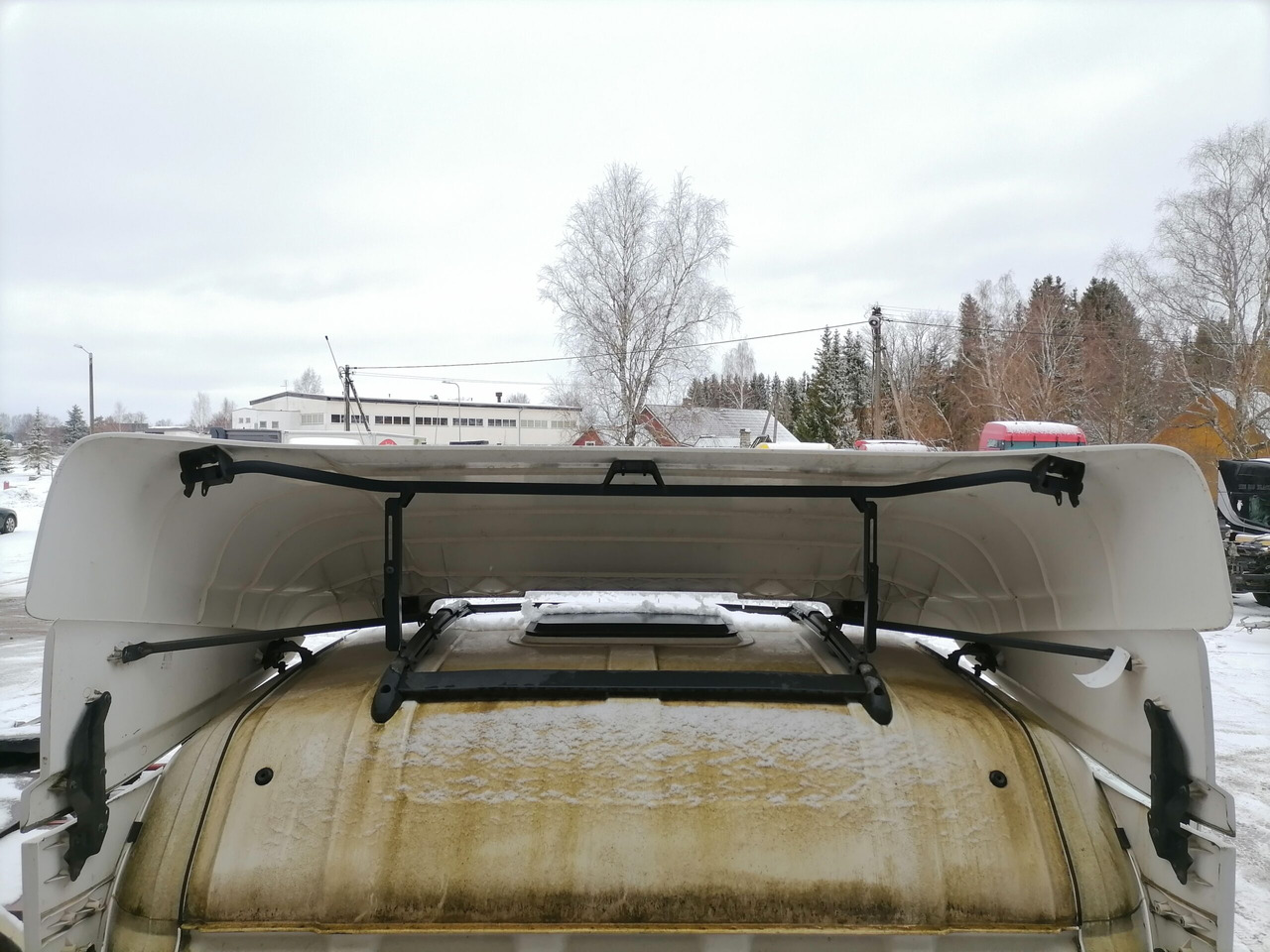 Scania Scania cab wind deflector, roof 1757973 - Aerodinamică/ Spoiler pentru Camion: Foto 5 Scania Scania cab wind deflector, roof 1757973 - Aerodinamică/ Spoiler pentru Camion: Foto 5