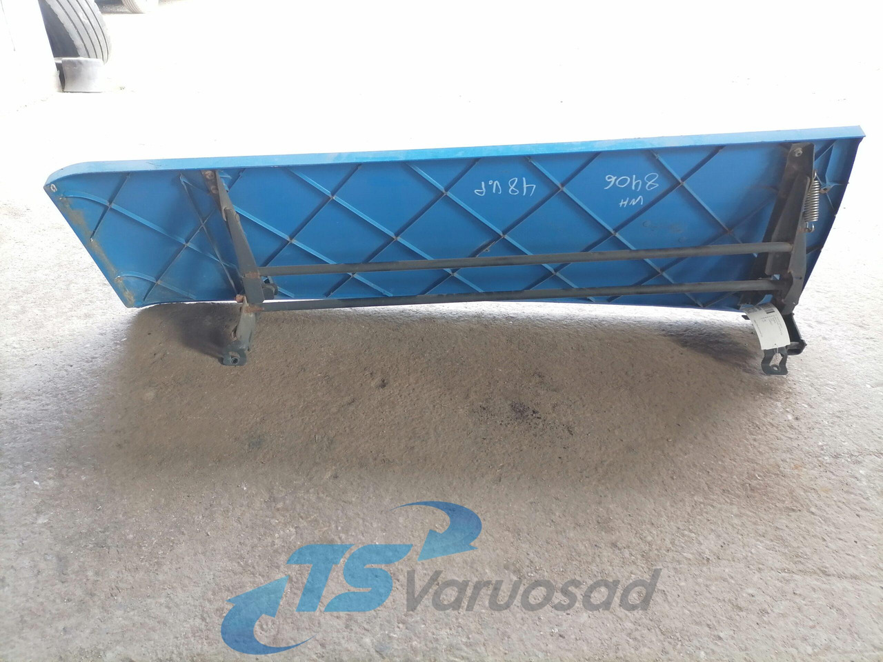 Scania Scania kabiini tuulesuunaja, vasak külg 1348521 - Aerodinamică/ Spoiler pentru Camion: Foto 2 Scania Scania kabiini tuulesuunaja, vasak külg 1348521 - Aerodinamică/ Spoiler pentru Camion: Foto 2