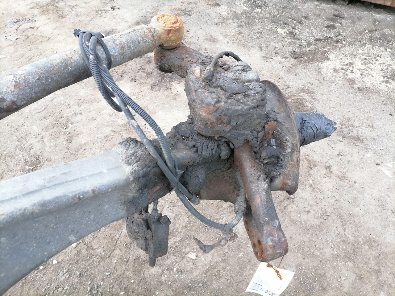 Scania Steering knuckle 1895937 - Punte şi piese pentru Camion: Foto 3 Scania Steering knuckle 1895937 - Punte şi piese pentru Camion: Foto 3
