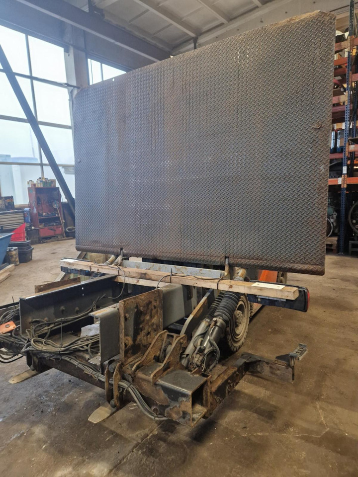 Scania Tagaluuktõstuk, DHOLLANDIA DH-LM35 - Piesa universala pentru Camion: Foto 4 Scania Tagaluuktõstuk, DHOLLANDIA DH-LM35 - Piesa universala pentru Camion: Foto 4