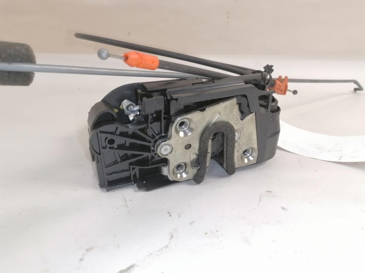 Scania Ukselukk, vasak 2640842 - Uşă și piese pentru Camion: Foto 3 Scania Ukselukk, vasak 2640842 - Uşă și piese pentru Camion: Foto 3