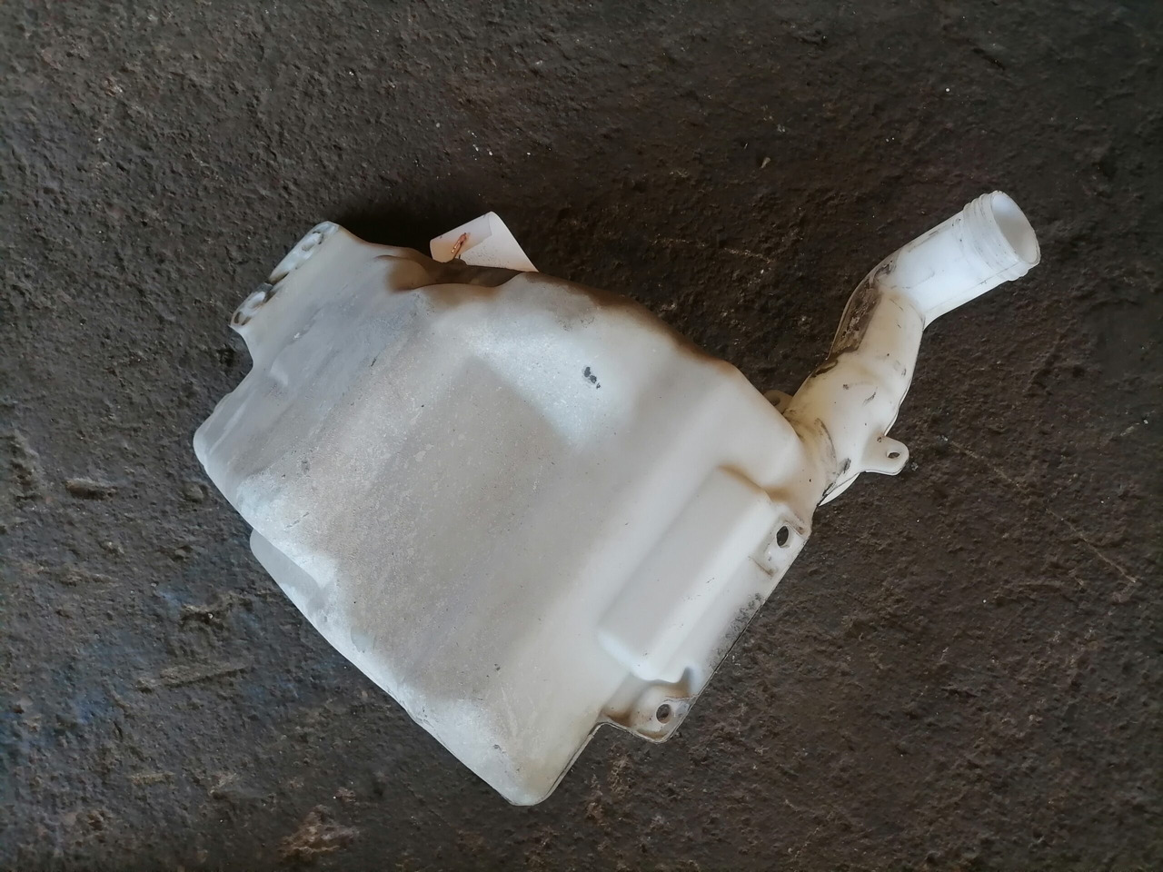 Scania Windscreen washer fluid tank 1854255 - Ștergător pentru Camion: Foto 5 Scania Windscreen washer fluid tank 1854255 - Ștergător pentru Camion: Foto 5