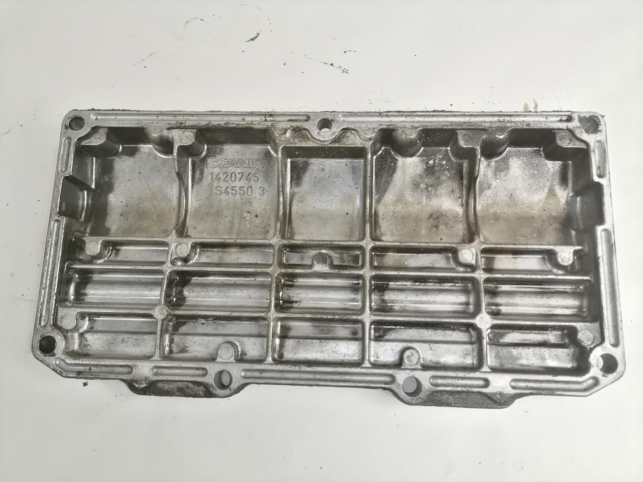 Scania engine side cover 1420745 - Motor şi piese pentru Camion: Foto 2 Scania engine side cover 1420745 - Motor şi piese pentru Camion: Foto 2